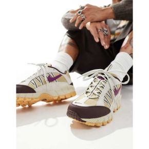 4742948 Nike Air Humara sneakers in beige and purple