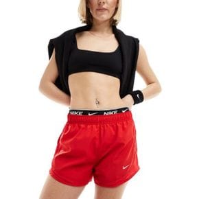 4542162 Nike Running Tempo shorts in university red