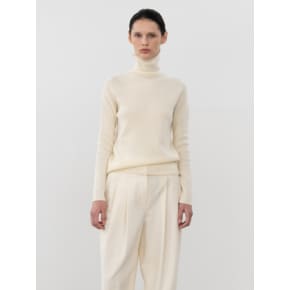 Holgament High Neck Knit_Ivory