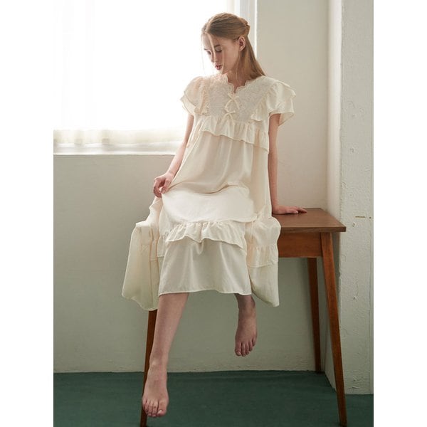 여성 크리미 샌드워싱 브이넥 반소매 원피스 잠옷