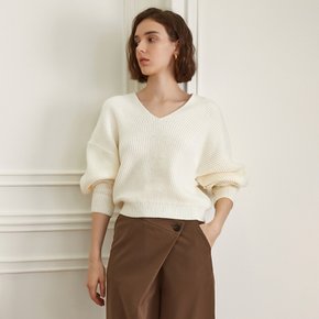 YY_V-neck wool knit sweater