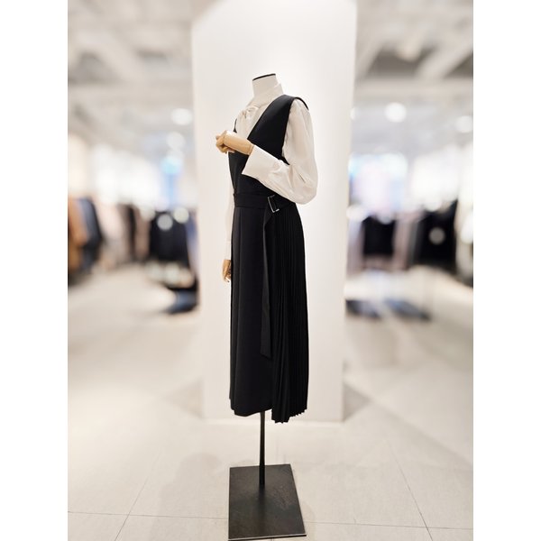 [파주점] [더아이잗컬렉션]플리츠 브이넥 레이어드 원피스 CS2B0OP231