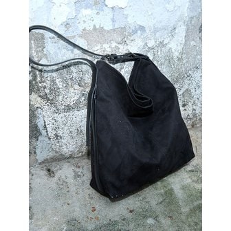 구호 플러스 Suede Hobo Bag  Black (KE58D3M025)