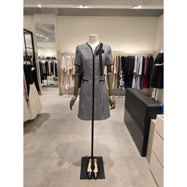 [파주점] 브로치 배색 브이넥 A라인 원피스 JS4B0OP281