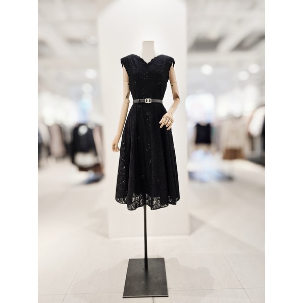 [파주점] [더아이잗컬렉션]에포크 레이스 패턴 드레스 원피스 CR3A0OP821