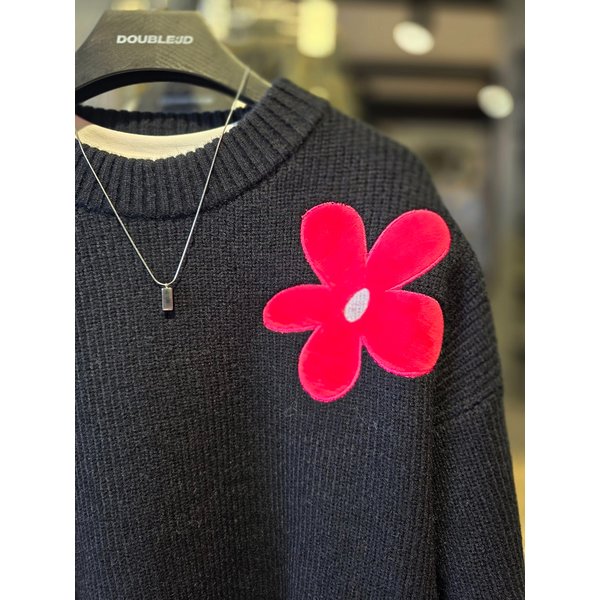 [시흥점] 데이지포인트 레터링 세미오버핏 니트(남여공용)/JGZZ51B03BK