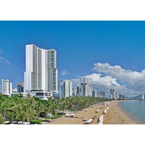 https://media.eoding.com/media/travelagent/1722/imagecontent/나트랑_전경_6OujBPj.jpg