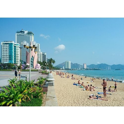 https://media.eoding.com/media/travelagent/1722/imagecontent/나트랑해변_fZ3Tb6r.jpg