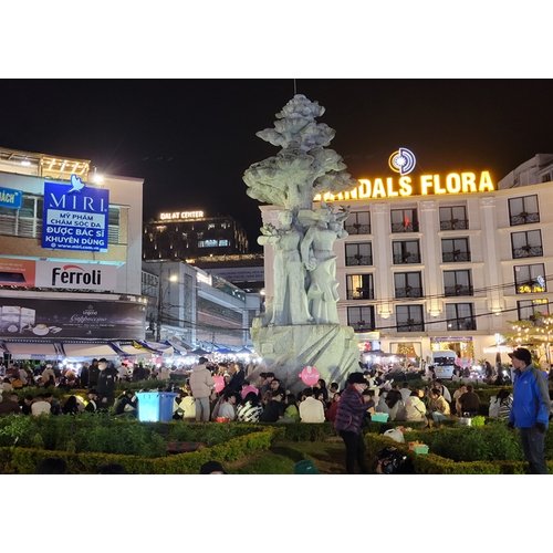 https://media.eoding.com/media/travelagent/1722/imagecontent/달랏야시장_4.jpg