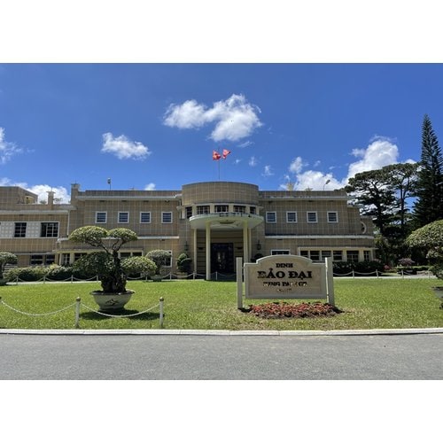 https://media.eoding.com/media/travelagent/1722/imagecontent/바오다이황제별장_5.jpg