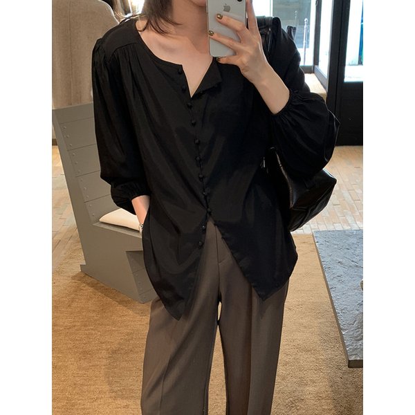 실키앙쥬 콩단추 블라우스_BLACK