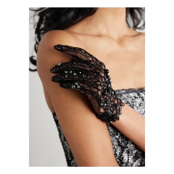 클리오 페피아트 캐비어 장식 튤 장갑 블랙 1647597351420572