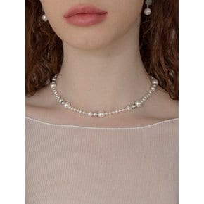 Spring waltz pearl surgical necklace