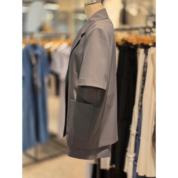 [파주점] 랩 뒤트임 오버핏 반팔 자켓 AS2EJ460