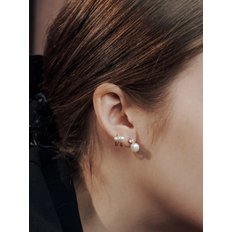 mia two pearl earcuff