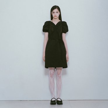 레이브 Heart Neck Mini Dress in Black VW4MO221-10