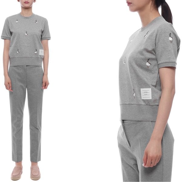 [부산점] 25FW 여성 구스 자수 반팔티셔츠 (FJS216E J0055 055 25F)