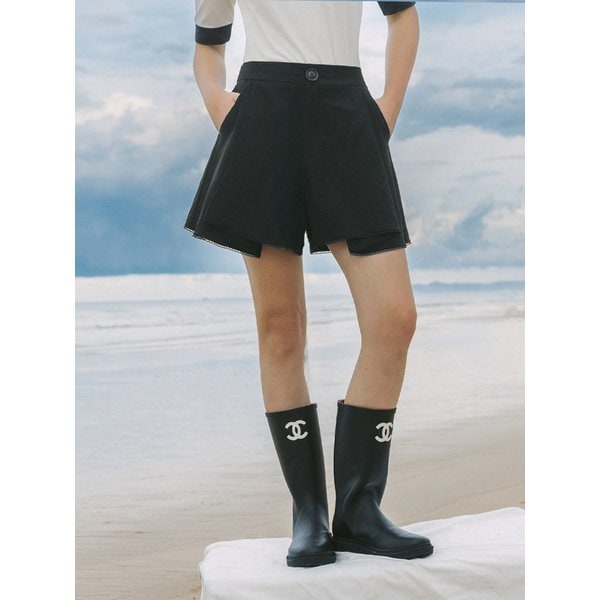 Lace Swing Shorts (Black)