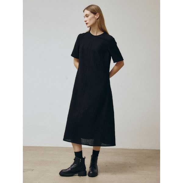 HALF SLEEVED WOOL DRESS (BLACK)