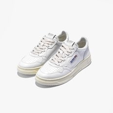 [오트리] MEDALIST SNEAKERS LL (LEATHER/LEATHER) WHITE / 오트리 메달리스트 레더 UYB2M70000