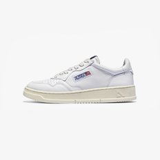 [오트리] MEDALIST SNEAKERS LL (LEATHER/LEATHER) WHITE / 오트리 메달리스트 레더 UYB2M70000