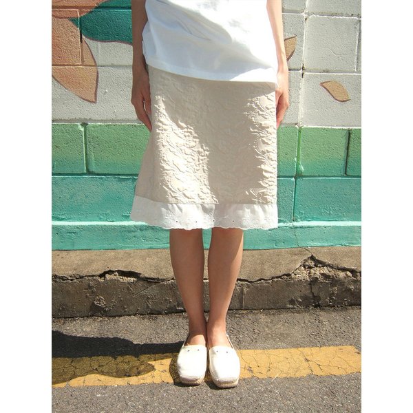Embossed Floral Skirt (Sand Beige)
