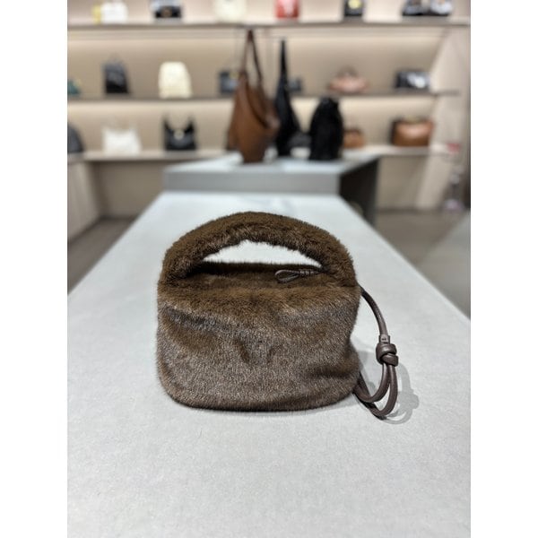 [파주점] 루미에 퍼 토트백 28 (Lumie Fur Tote) RVBTX24643BRD