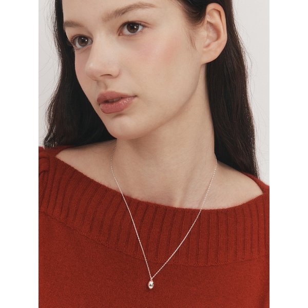 pebble long necklace