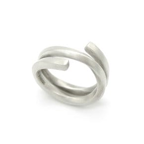 Wave twist ring