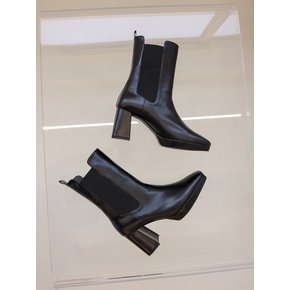 Platform Chelsea Boots Black