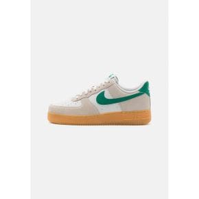 5147067 Nike AIR FORCE 1 07 LV8 - Trainers phantom/malachite/yellow