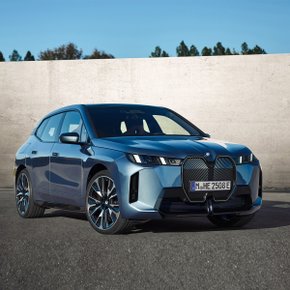 iX (xDrive60, M70)