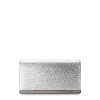 이스퀘어 5194918 Olga Berg Maddie Metallic Embossed Foldover Clutch