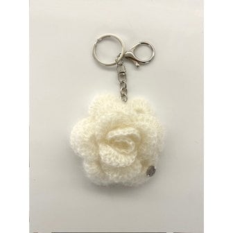 슬로우슬로울리 No.196 / Kid Mohair Camellia Keyring _ 크림