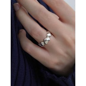 Bold heart ring