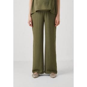 4426885 Vero Moda Maternity VMMALVA WIDE - Trousers kalamata