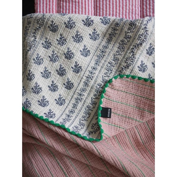 triple cotton blanket (red stripe + black flower)