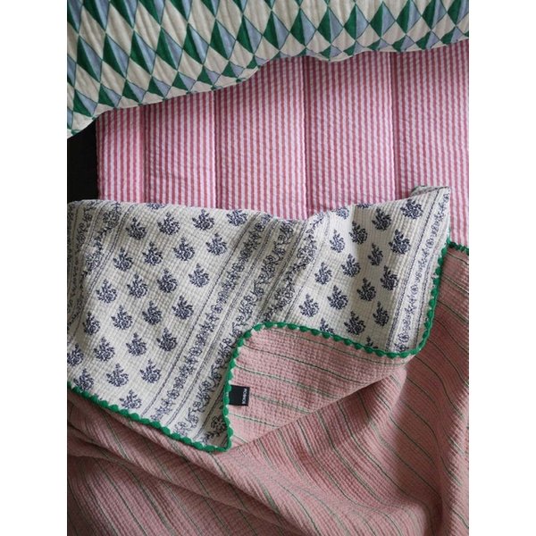 triple cotton blanket (red stripe + black flower)