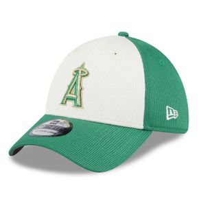 4364446 New Era Mens White/Green Los Angeles Angels 2024 St. Patricks Day 39THIRTY Flex Fi