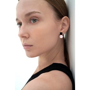 Dual Onyx 12mm Pink Pearl Earrings  2 Colors [Option-귀찌 Earclip]