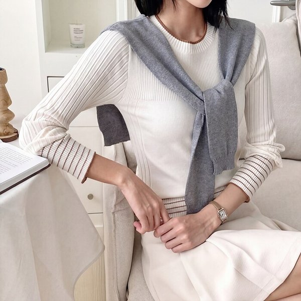 [올리비에스클로젯] 어깨숄 레이어드 니트_O2603AC006A