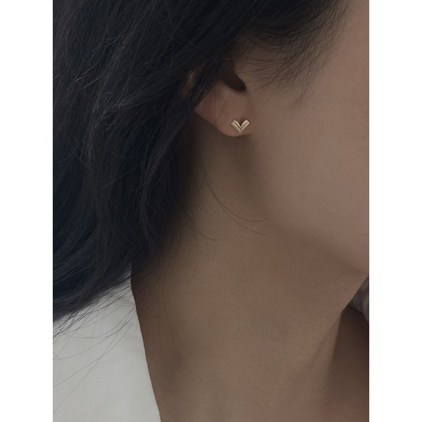 14k Vee earrings