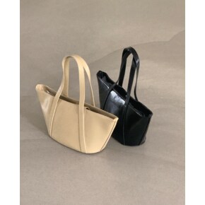 Soft simple shoulder bag