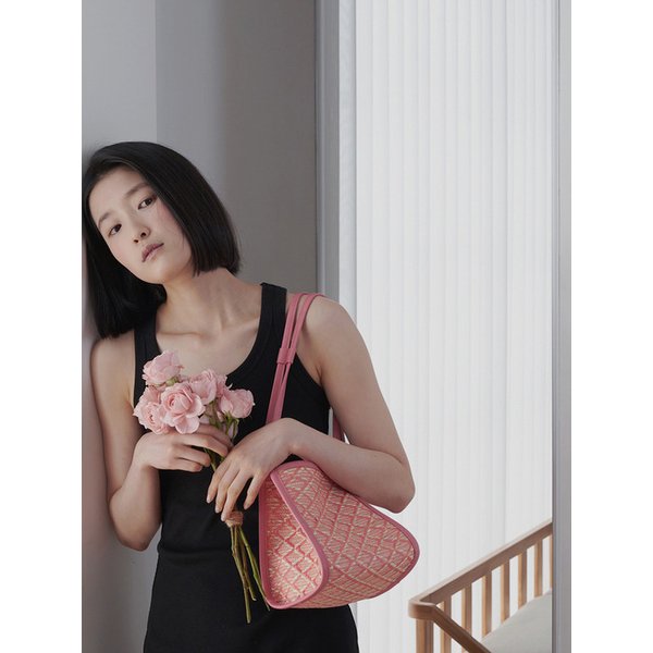 26 Rattan Shoulder Tote Pink
