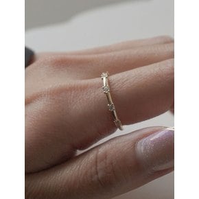 14k cubic pointed ring