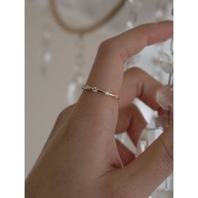 14k cubic pointed ring