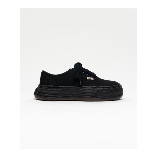 26SS 메종 미하라 야스히로 스니커즈 A16FW704 BLACK DOM