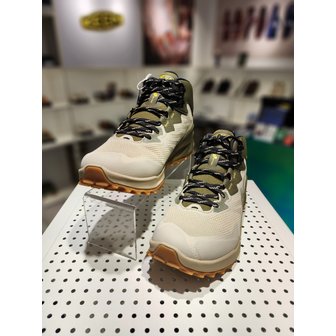 KEEN [여주점] [자이오닉 NXT MID 워터프루프]베이지 남성 트레킹화_KNSO5F620I3
