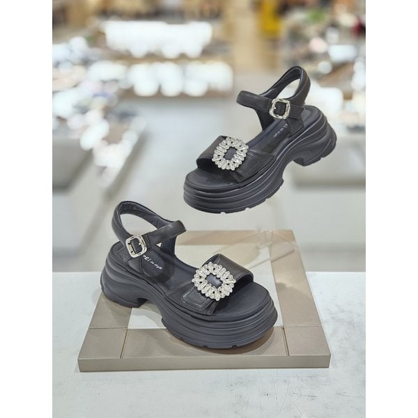 [시흥점] 여성 6센티 사각 장식 청키 통굽 샌들 (712524017)