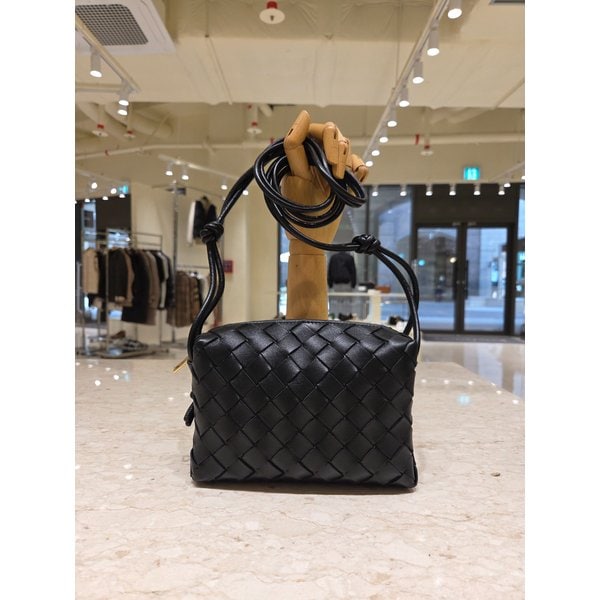 [부산점] 여성 인트레치아토 미니 루프 카메라백 723547-V1G11-8425